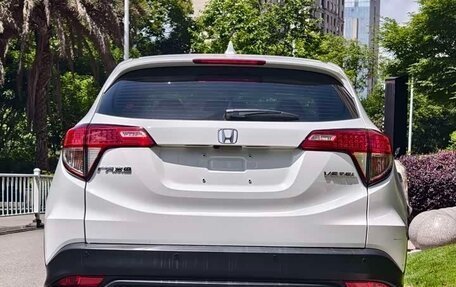 Honda Vezel, 2022 год, 1 420 000 рублей, 10 фотография