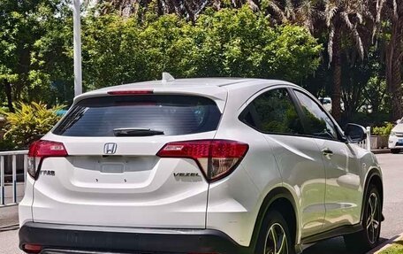 Honda Vezel, 2022 год, 1 420 000 рублей, 13 фотография