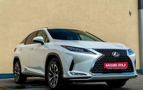 Lexus RX IV рестайлинг, 2019 год, 5 250 000 рублей, 3 фотография