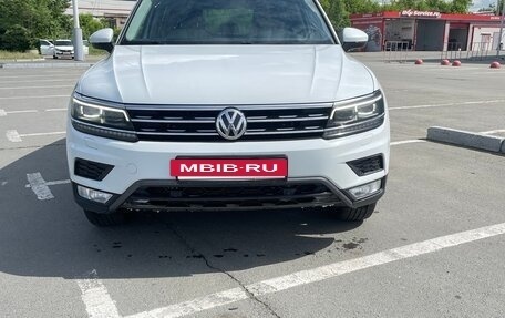 Volkswagen Tiguan II, 2017 год, 2 990 000 рублей, 2 фотография