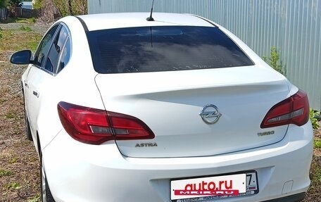 Opel Astra J, 2013 год, 730 000 рублей, 2 фотография