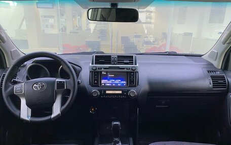 Toyota Land Cruiser Prado 150 рестайлинг 2, 2014 год, 2 625 000 рублей, 17 фотография