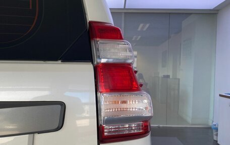 Toyota Land Cruiser Prado 150 рестайлинг 2, 2014 год, 2 625 000 рублей, 12 фотография
