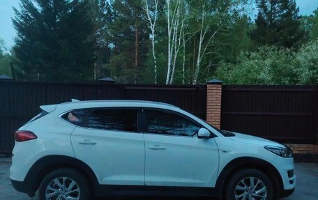 Hyundai Tucson III, 2019 год, 2 000 000 рублей, 3 фотография