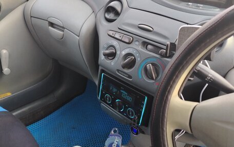 Toyota Vitz, 2000 год, 350 000 рублей, 3 фотография