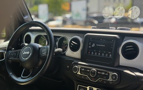 Jeep Wrangler, 2021 год, 4 250 000 рублей, 23 фотография