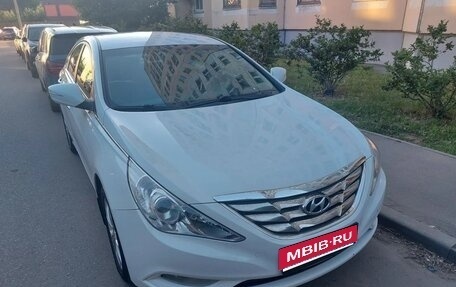 Hyundai Sonata VI, 2011 год, 1 150 000 рублей, 1 фотография