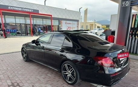 Mercedes-Benz E-Класс, 2017 год, 2 950 000 рублей, 4 фотография