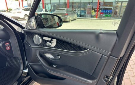 Mercedes-Benz E-Класс, 2017 год, 2 950 000 рублей, 18 фотография