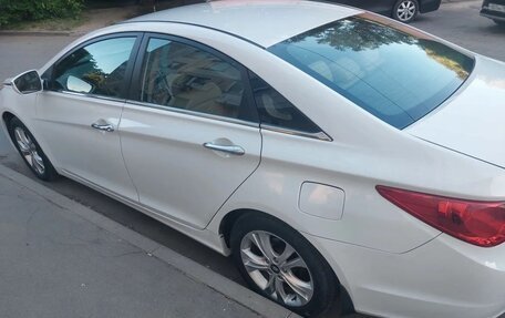 Hyundai Sonata VI, 2011 год, 1 150 000 рублей, 7 фотография