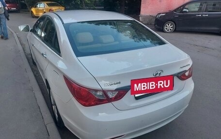 Hyundai Sonata VI, 2011 год, 1 150 000 рублей, 2 фотография