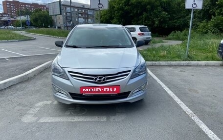Hyundai Solaris II рестайлинг, 2015 год, 790 000 рублей, 3 фотография