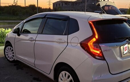 Honda Fit III, 2018 год, 1 250 000 рублей, 2 фотография