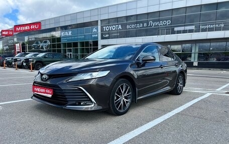 Toyota Camry, 2021 год, 3 450 000 рублей, 1 фотография