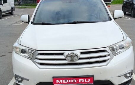 Toyota Highlander III, 2011 год, 2 070 000 рублей, 1 фотография