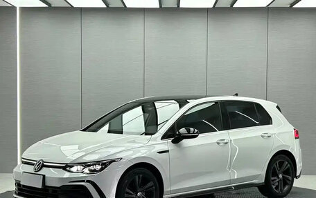 Volkswagen Golf VIII, 2021 год, 1 749 000 рублей, 1 фотография