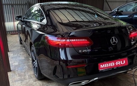 Mercedes-Benz E-Класс, 2019 год, 3 900 000 рублей, 1 фотография