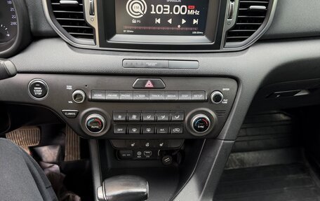 KIA Sportage IV рестайлинг, 2018 год, 1 800 000 рублей, 16 фотография