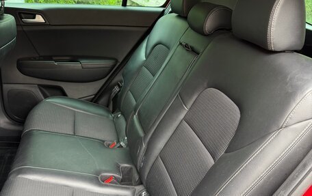 KIA Sportage IV рестайлинг, 2018 год, 1 800 000 рублей, 24 фотография