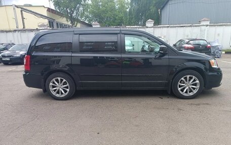 Chrysler Voyager IV, 2014 год, 2 300 000 рублей, 3 фотография
