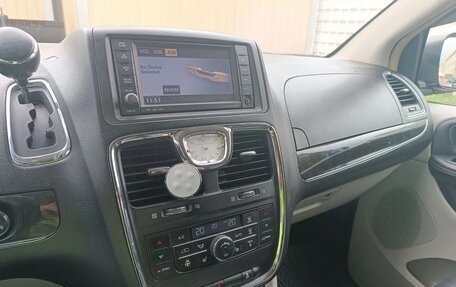 Chrysler Voyager IV, 2014 год, 2 300 000 рублей, 6 фотография