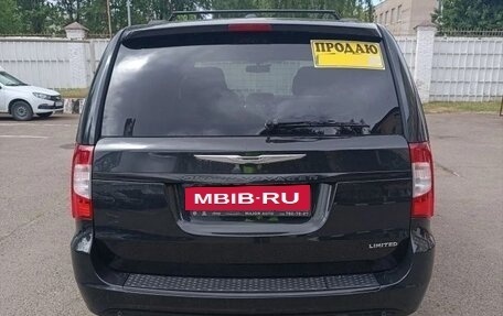 Chrysler Voyager IV, 2014 год, 2 300 000 рублей, 4 фотография