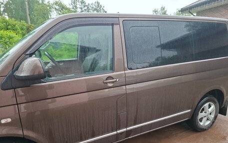 Volkswagen Caravelle T5, 2015 год, 2 450 000 рублей, 3 фотография
