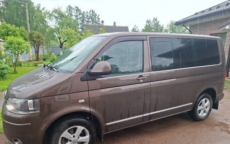 Volkswagen Caravelle T5, 2015 год, 2 450 000 рублей, 5 фотография