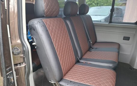Volkswagen Caravelle T5, 2015 год, 2 450 000 рублей, 10 фотография
