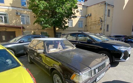 Toyota Crown, 1985 год, 400 000 рублей, 3 фотография