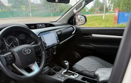 Toyota Hilux VIII, 2021 год, 3 450 000 рублей, 6 фотография