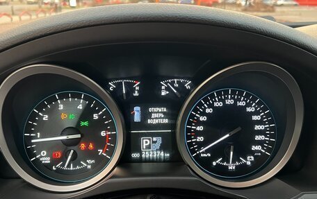 Toyota Land Cruiser 200, 2012 год, 3 590 000 рублей, 14 фотография