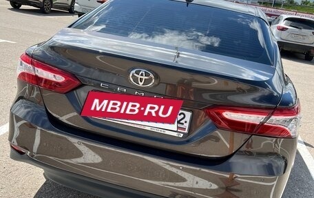 Toyota Camry, 2021 год, 3 450 000 рублей, 3 фотография