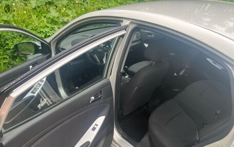 Hyundai Solaris II рестайлинг, 2012 год, 485 000 рублей, 5 фотография
