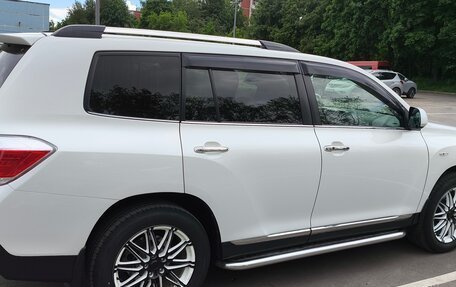 Toyota Highlander III, 2011 год, 2 070 000 рублей, 4 фотография