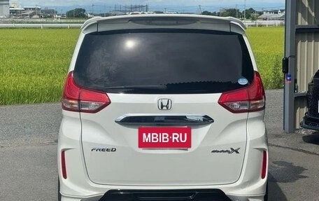 Honda Freed II, 2017 год, 1 080 007 рублей, 6 фотография