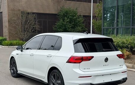 Volkswagen Golf VIII, 2023 год, 2 235 010 рублей, 3 фотография