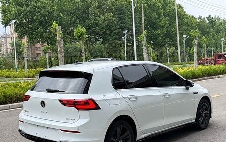 Volkswagen Golf VIII, 2023 год, 2 235 010 рублей, 6 фотография