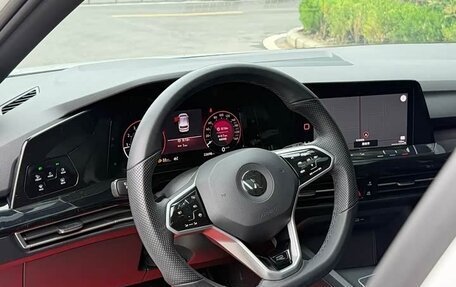 Volkswagen Golf VIII, 2023 год, 2 235 010 рублей, 12 фотография