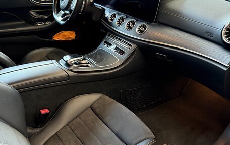 Mercedes-Benz E-Класс, 2019 год, 3 900 000 рублей, 5 фотография