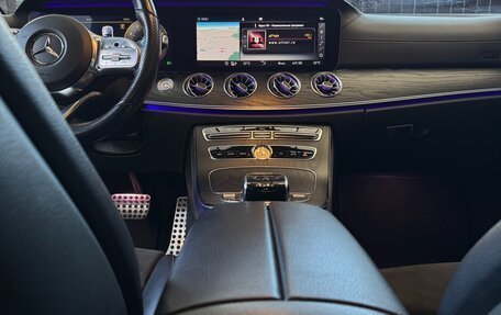 Mercedes-Benz E-Класс, 2019 год, 3 900 000 рублей, 10 фотография