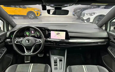 Volkswagen Golf VIII, 2021 год, 1 749 000 рублей, 8 фотография