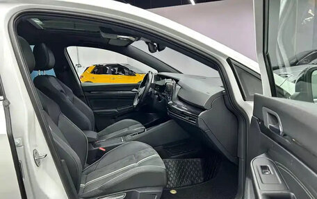 Volkswagen Golf VIII, 2021 год, 1 749 000 рублей, 18 фотография