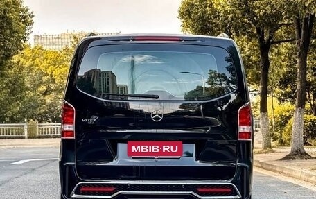 Mercedes-Benz Vito, 2023 год, 6 350 000 рублей, 4 фотография