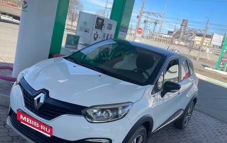 Renault Kaptur I рестайлинг, 2019 год, 1 860 000 рублей, 4 фотография