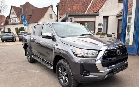 Toyota Hilux VIII, 2025 год, 7 800 000 рублей, 3 фотография