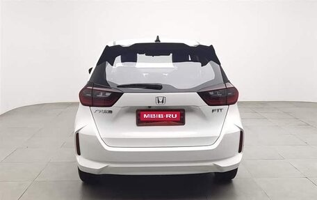 Honda Fit, 2022 год, 1 230 000 рублей, 3 фотография