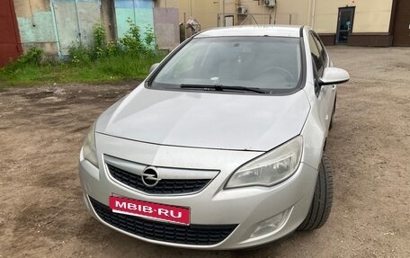 Opel Astra J, 2011 год, 370 000 рублей, 1 фотография