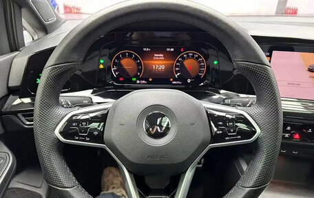 Volkswagen Golf VIII, 2021 год, 2 100 000 рублей, 10 фотография