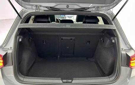 Volkswagen Golf VIII, 2021 год, 2 100 000 рублей, 9 фотография